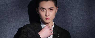 ​在正式场合男士穿西服要求