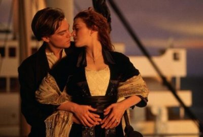 ​杰克和露丝真实故事介绍 泰坦尼克号露丝为什么推下杰克