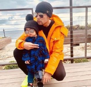 ​周杰伦晒儿子正面照 学儿子嘟嘴卖萌太调皮