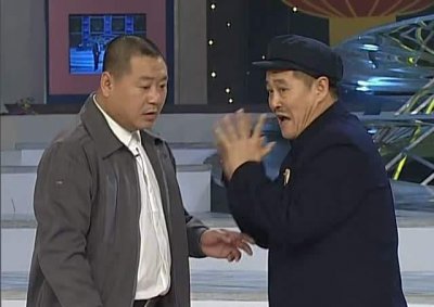 ​57岁范伟老婆曝光，为了妻儿跟赵本山散伙