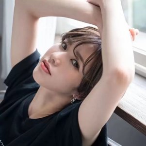 ​外表英俊，内心狂野！那个卖汉堡的女孩-泷泽莱拉