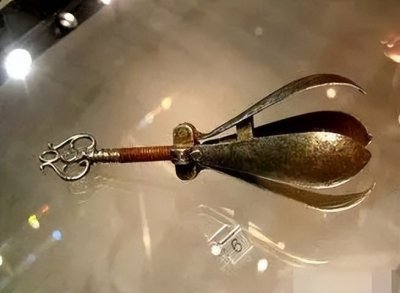 ​古代酷刑“铁莲花”，专门针对女性，女犯宁死也不愿意接受
