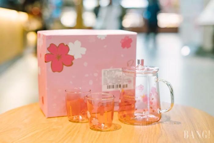 萌到窒息！星巴克樱花杯向你的钱包伸出“猫爪” |  文末福利