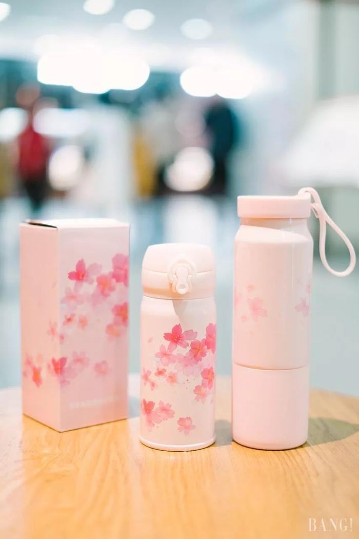 萌到窒息！星巴克樱花杯向你的钱包伸出“猫爪” |  文末福利