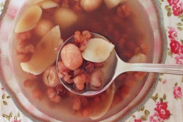 红豆薏米和什么搭配好 喝薏米红豆水最佳时间 红豆薏米和什么搭配好 喝薏米红豆水最佳时间