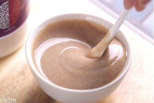 红豆薏米和什么搭配好 喝薏米红豆水最佳时间 红豆薏米和什么搭配好 喝薏米红豆水最佳时间