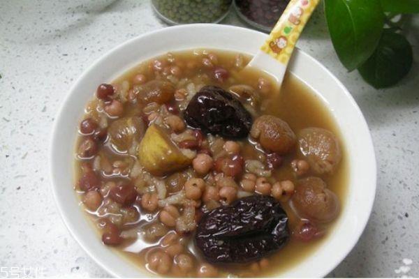 红豆薏米和什么搭配好 喝薏米红豆水最佳时间 红豆薏米和什么搭配好 喝薏米红豆水最佳时间