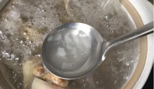 皮冻的熬制方法,猪皮冻怎么熬制好吃图2