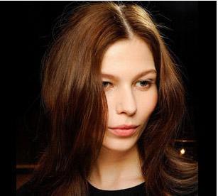 女生头发紧贴头皮,怎么让头发蓬松 女生头发紧贴头皮,怎么让头发蓬松