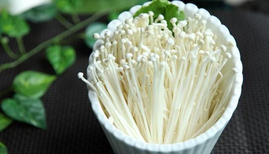 红油金针菇什么意思