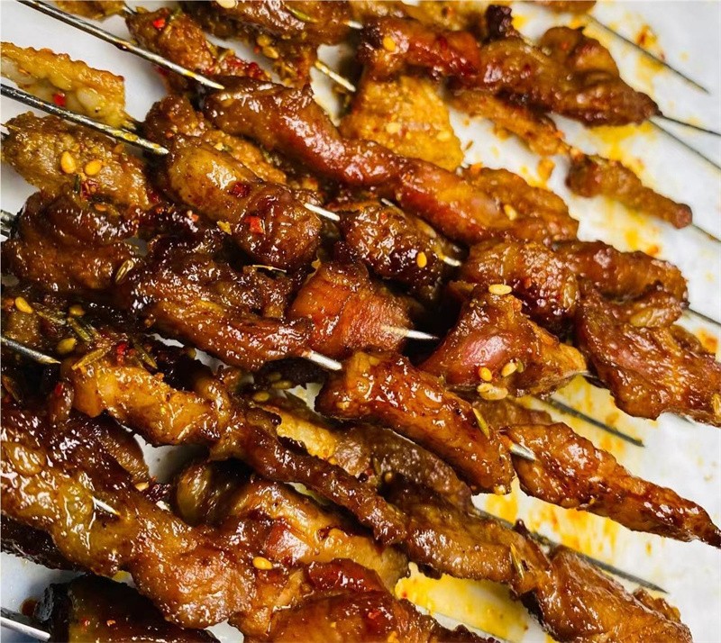 烤油边是什么位置的肉(东北烧烤大油边是什么肉)