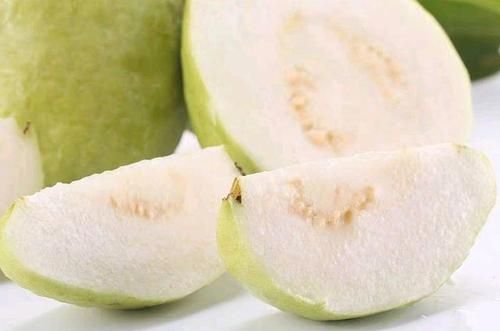 芭乐的皮和籽可以吃吗