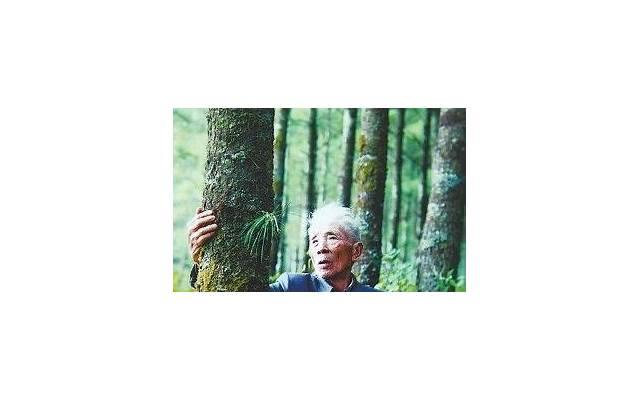 带着孩子回娘家，妈做一桌饭菜招待我们，饭吃到一半，弟媳却哭了