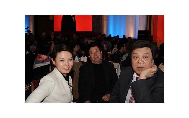 金秀贤中国，宋仲基金秀贤刘亚仁排队上中国热搜