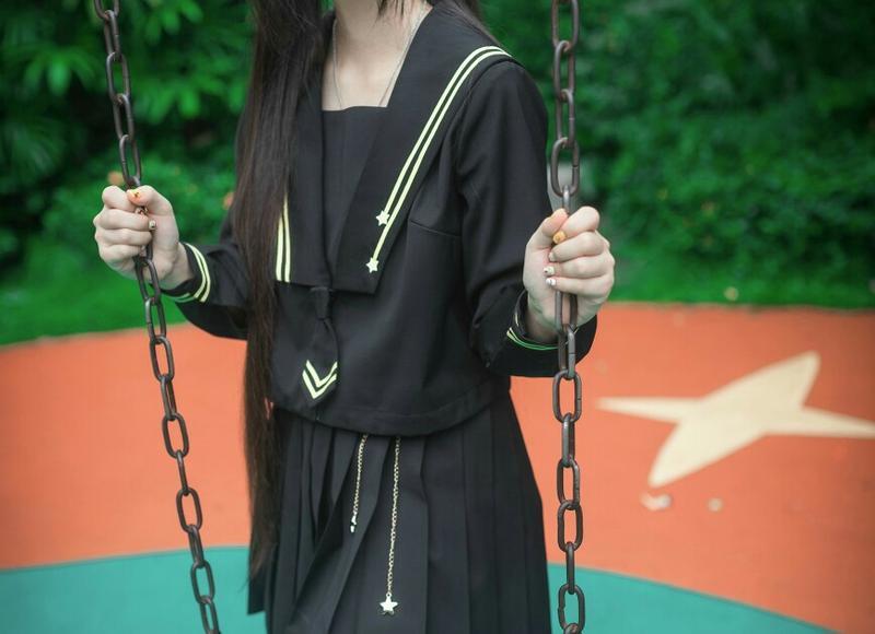 为阻止大叔打牌，大妈把他的衣服都洗了，结果十分辣眼：我大意了