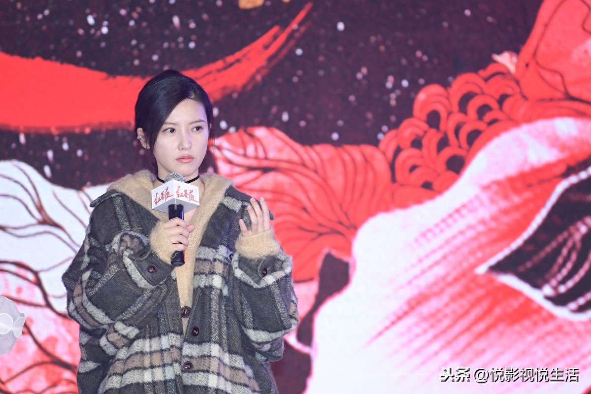 气质清纯内敛的“杨子姗”,有着中国女性的温顺与柔情,你觉得呢