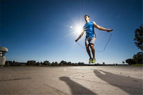 跳绳漏尿是什么原因 跳绳漏尿还能继续跳吗