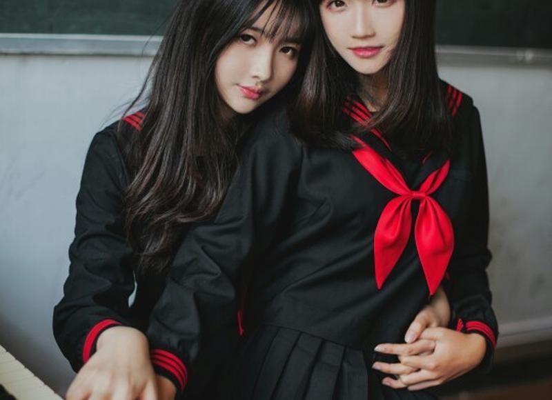 一段感情中，陪你熬夜的人和劝你早睡的人，谁更爱你？