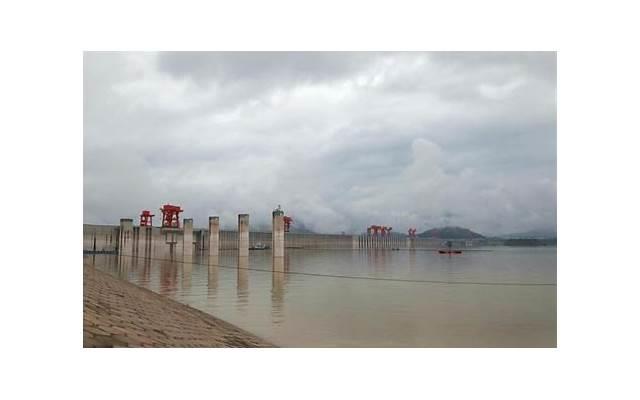 张翰终于可以安心吃牛肉面了