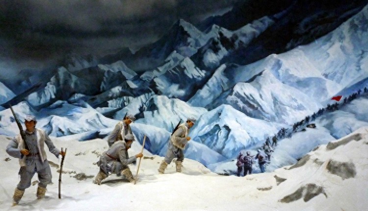 宝兴县夹金山:红军舍命翻越的生死线,如今是驱车自驾的坦途