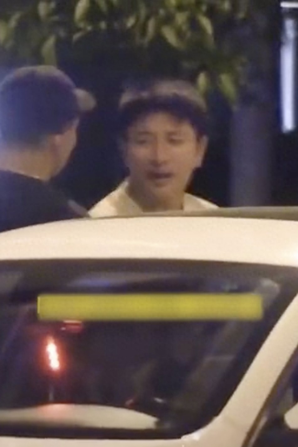 贾乃亮520深夜买醉,别人甜蜜他独醉,疑借酒消愁?